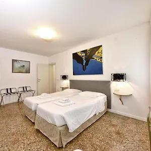 True 2 Bedrooms In The Heart Of Castello Venecia